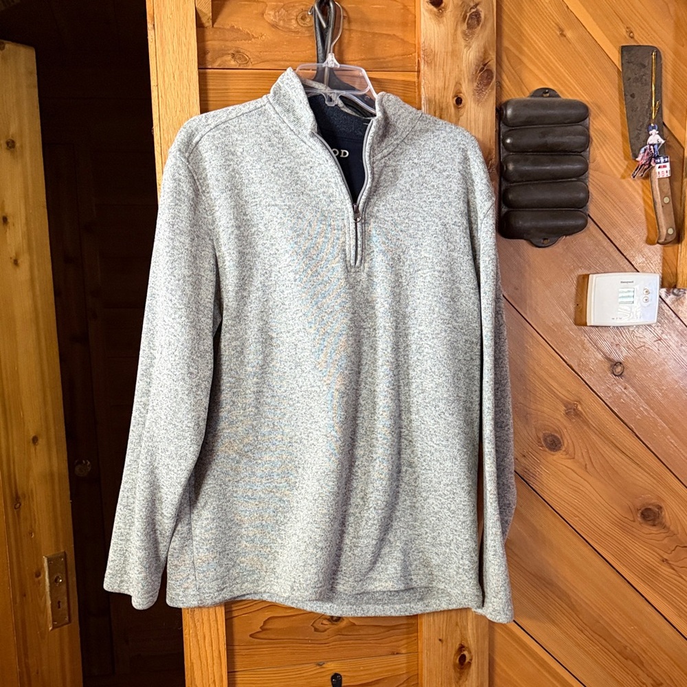 Izod Men's Light Gray Zip-Up Sweater
